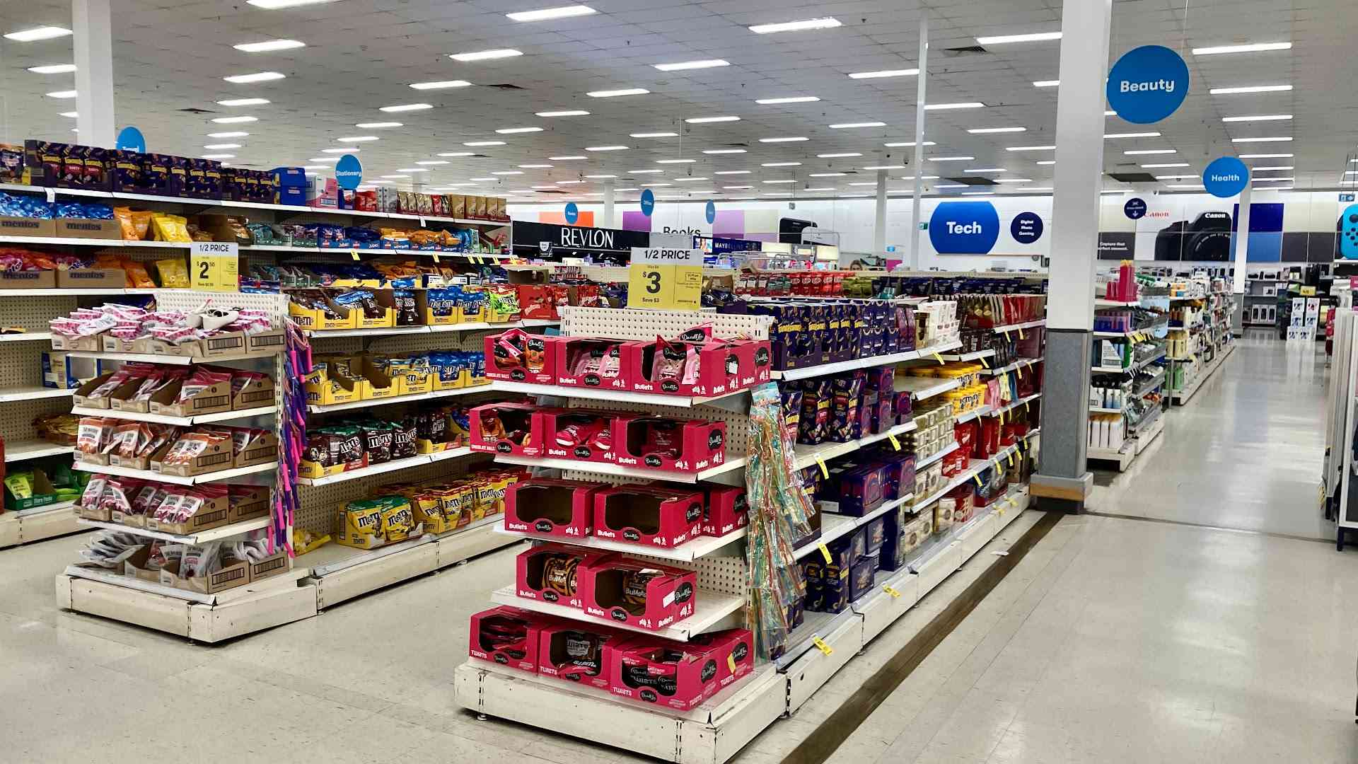 BIG W Burleigh Heads Interior