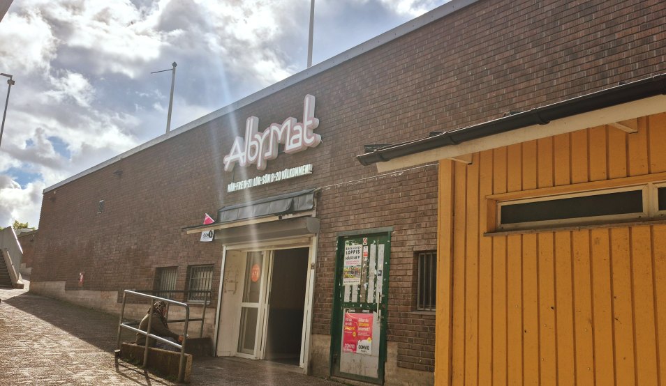 Alby Matcenter - Exteriör och Huvudentré