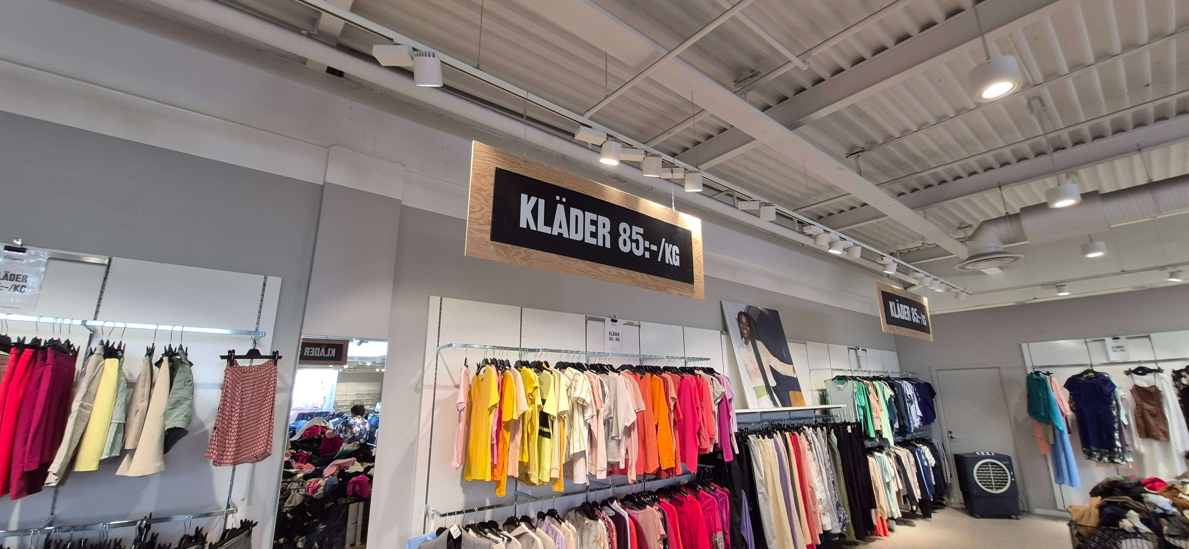 Kläder säljs per kilo till 85 kr/kg