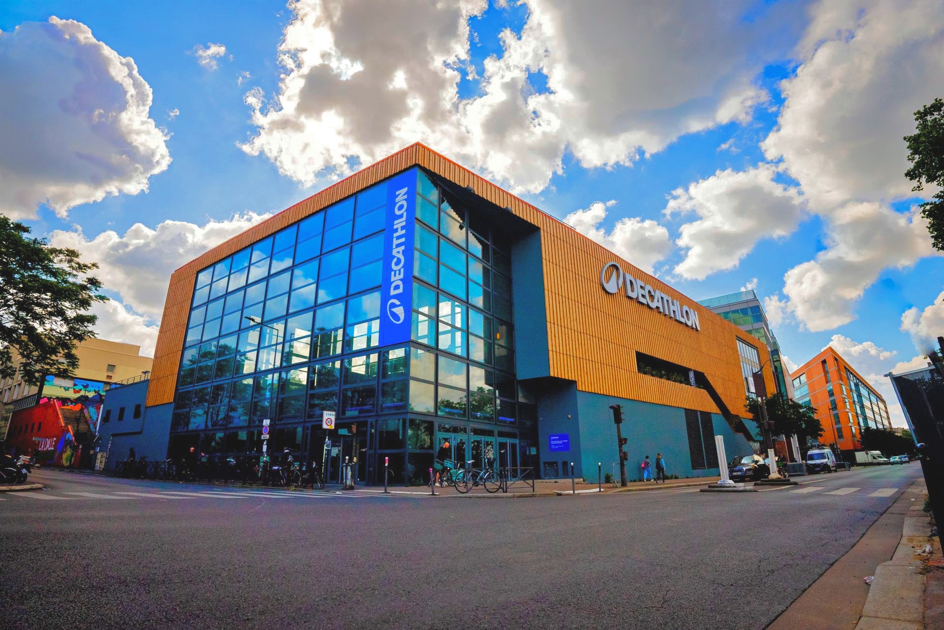 Paris grand magasin - Decathlon - Porte De Montreuil