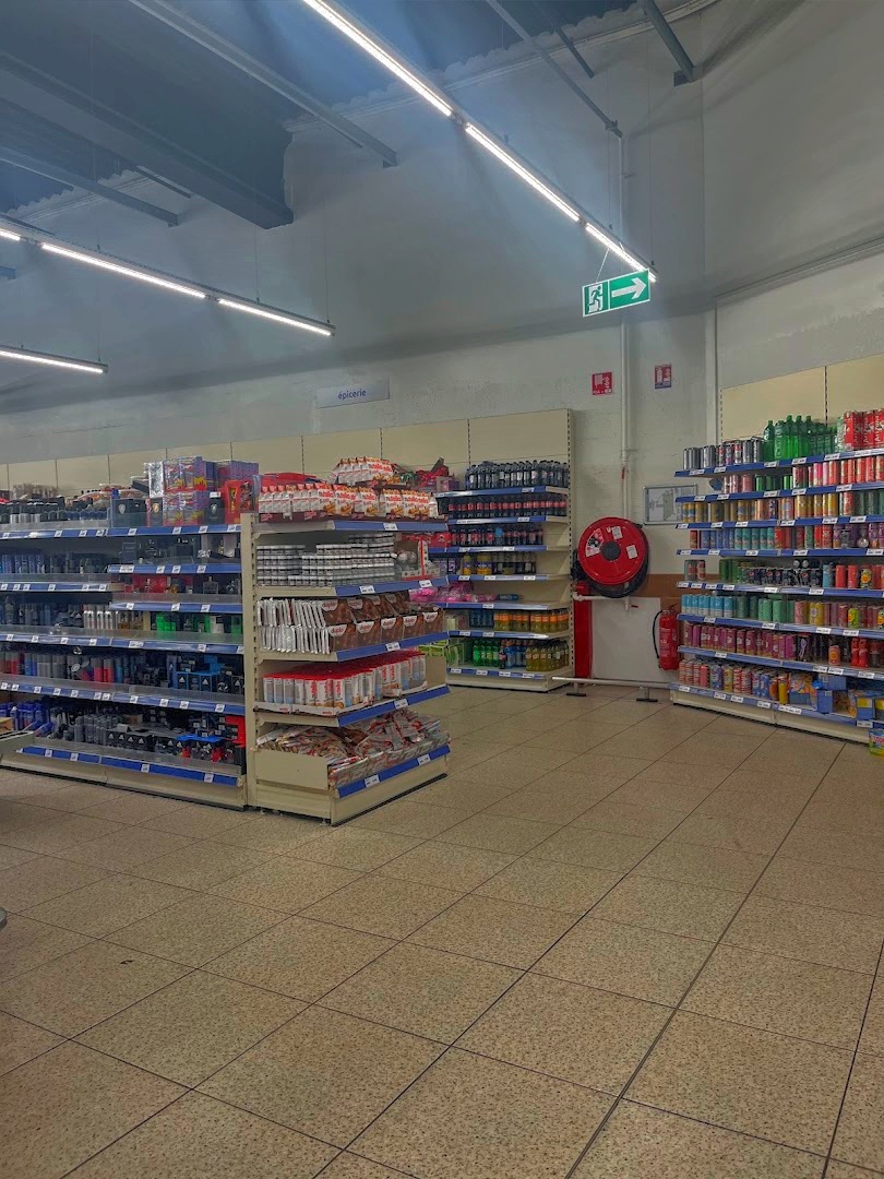 Intérieur du magasin Action Bordeaux Lormont