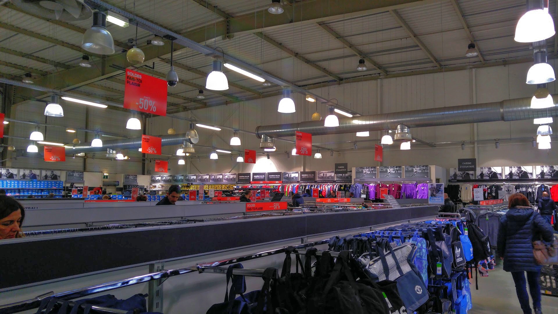 Intérieur du magasin Action Labège