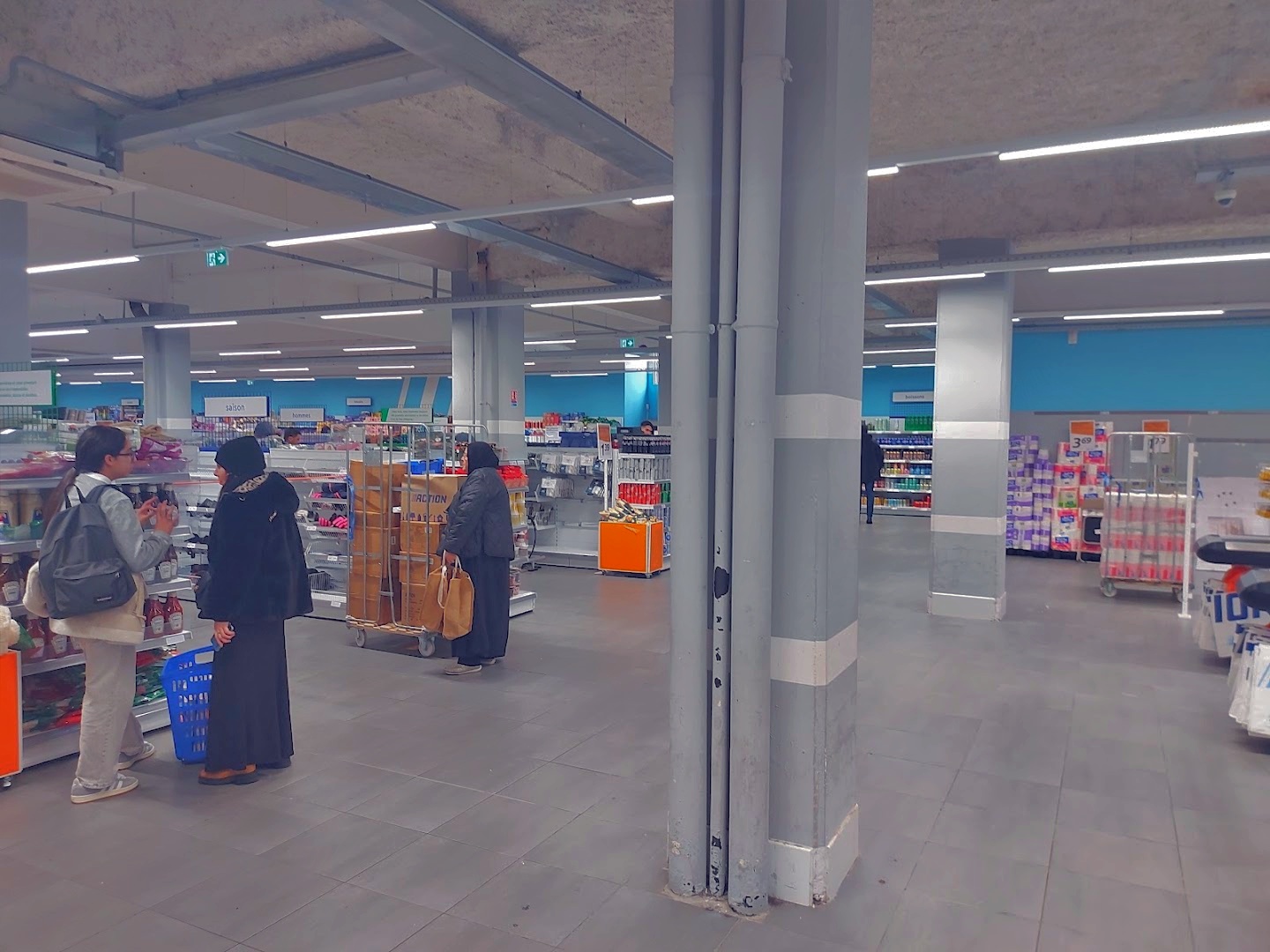 Intérieur du magasin Action Lyon-Gerland