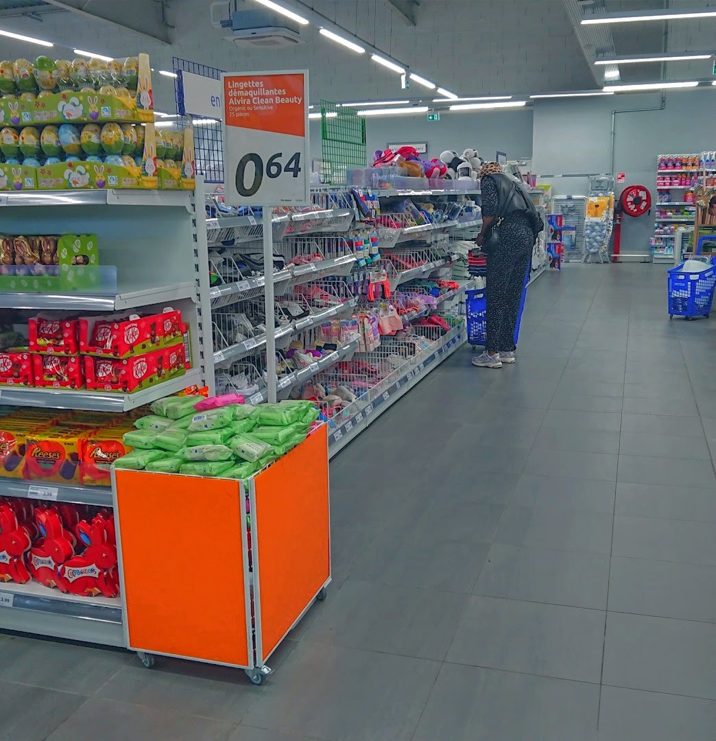 Intérieur du magasin Action Nantes-Orvault
