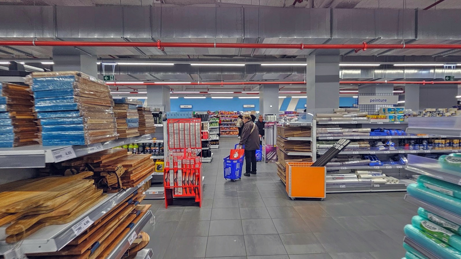 Intérieur du magasin Action Paris