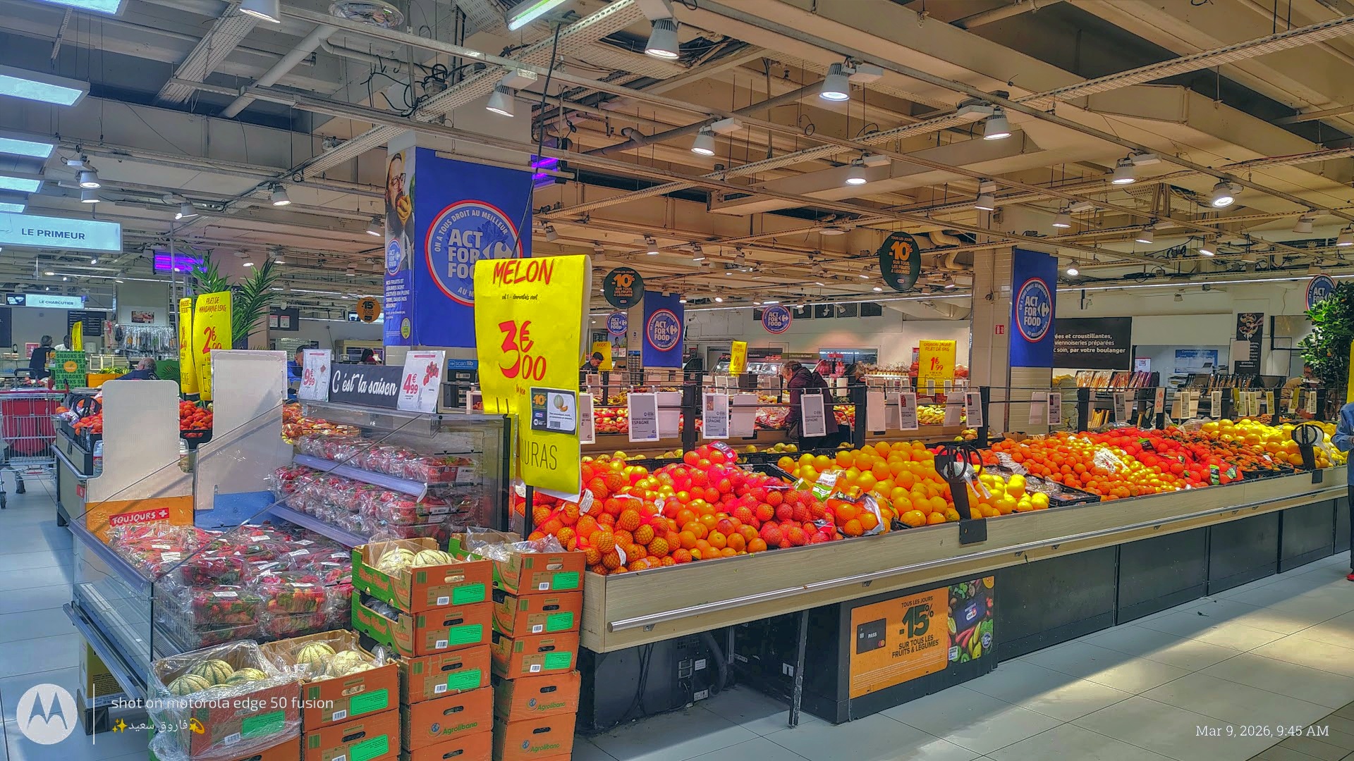 Intérieur du magasin Carrefour Paris Auteuil