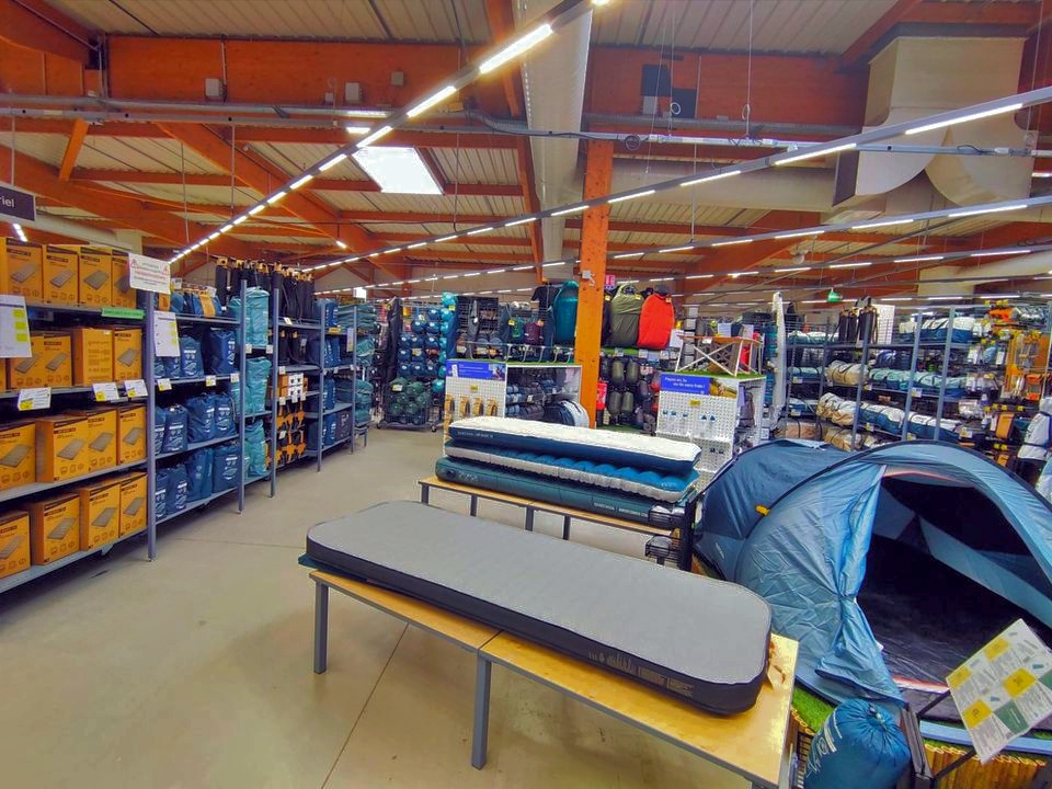 Intérieur du magasin Decathlon Nantes Paridis