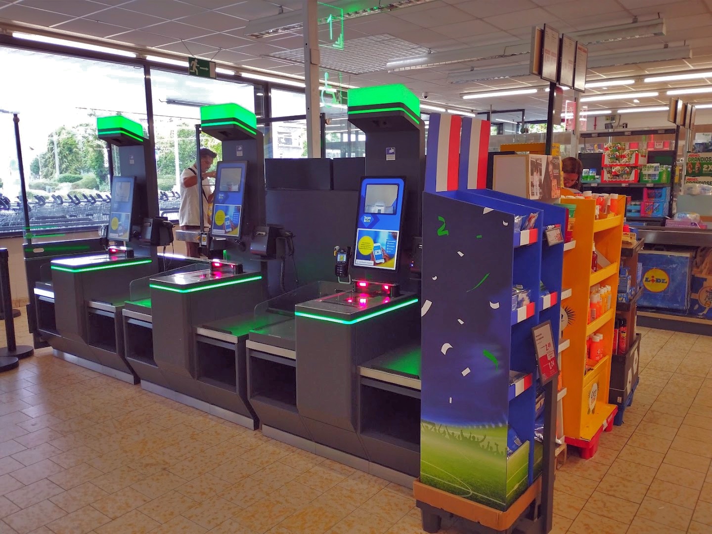 Intérieur du magasin LIDL 6 rue jacquard