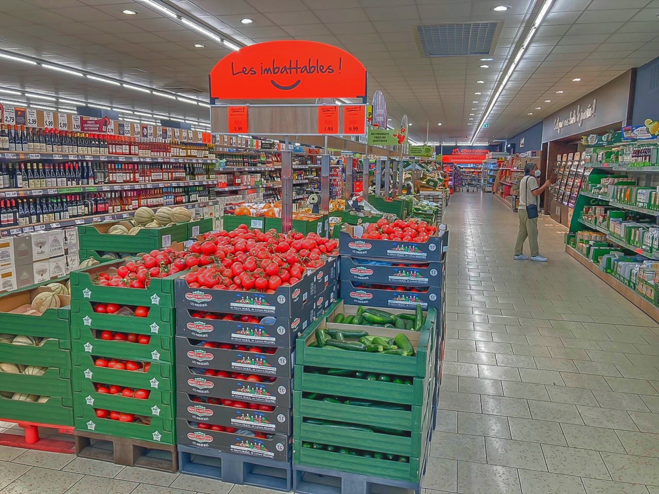 Intérieur du magasin LIDL 84 r du feretra