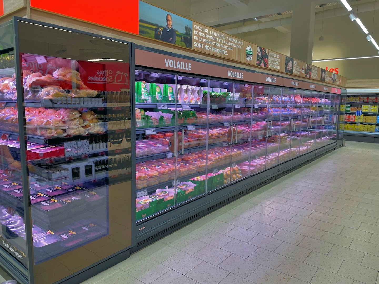 Intérieur du magasin LIDL rue des artisans 4