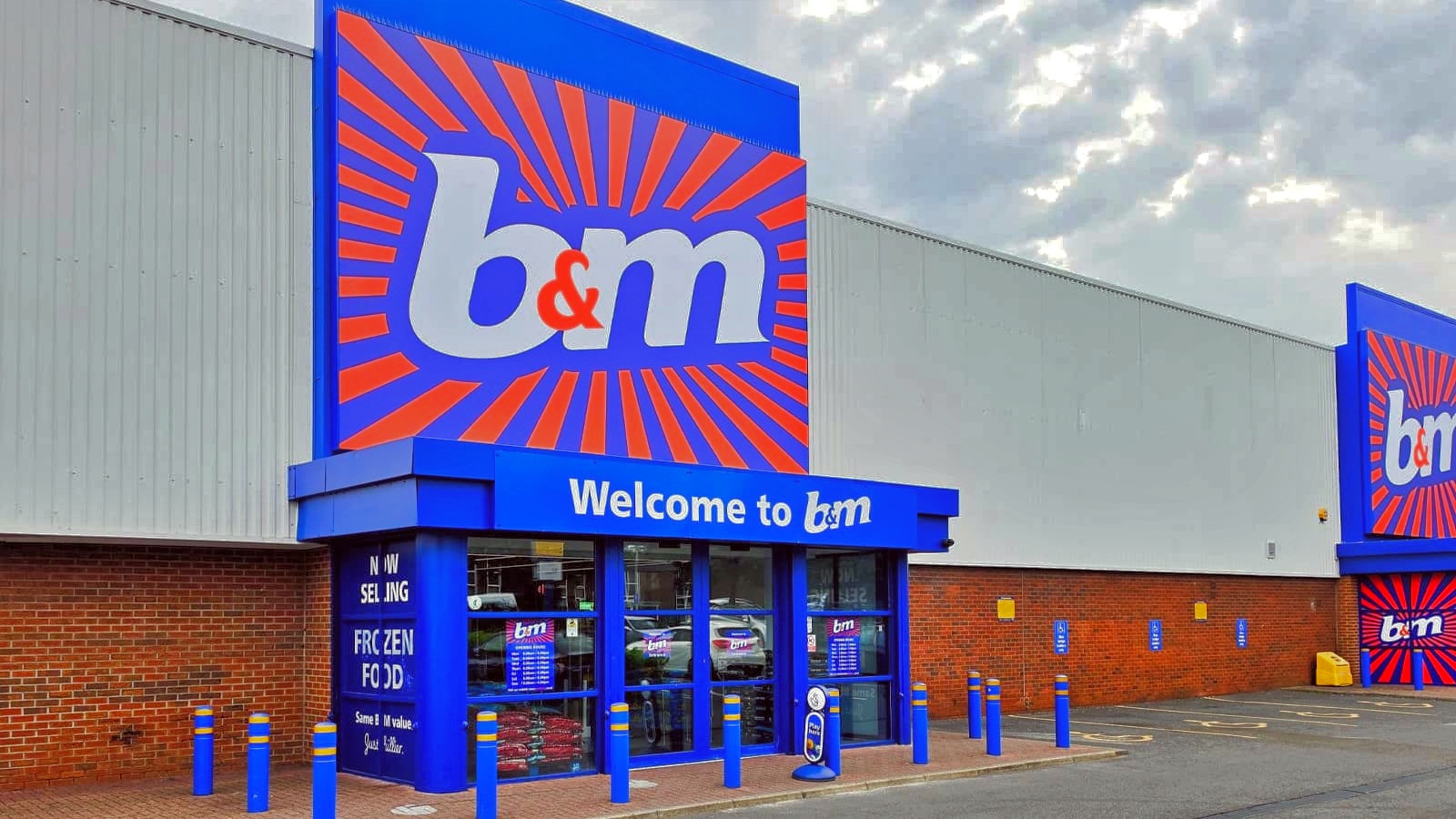 B&M Store
